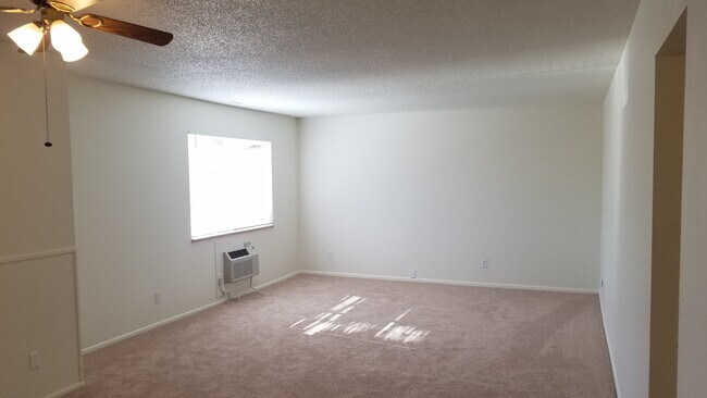 Foto del edificio - Charming 2-Bedroom Condo for Rent