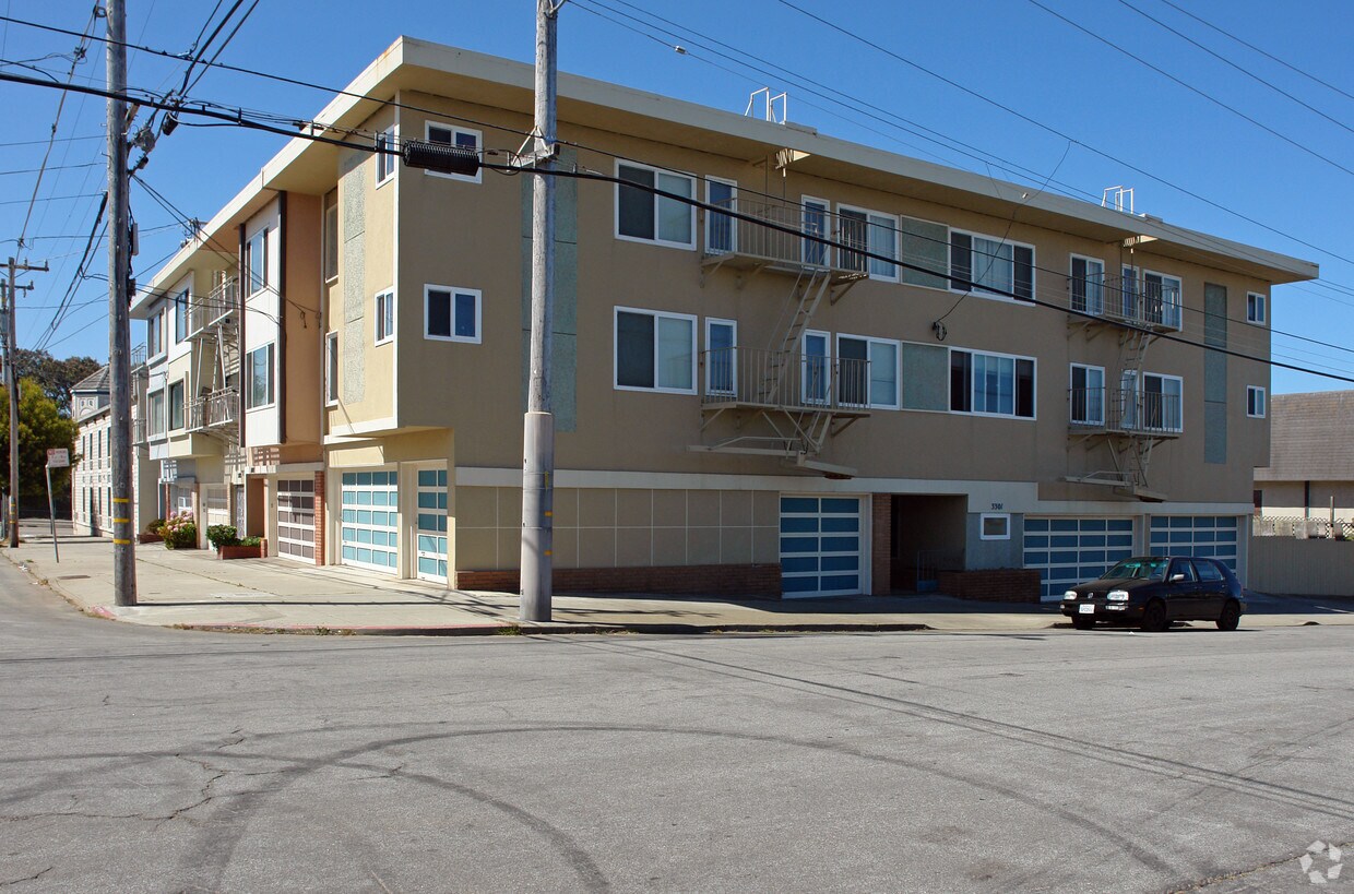 Primary Photo - 3301 Wawona St