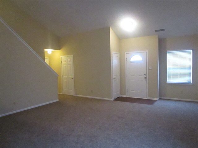 Foto del edificio - 2823 Everbloom Pl