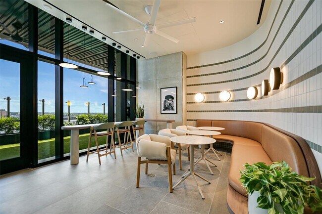 Foto del edificio - 610 Davis St