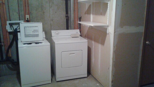 Foto del edificio - 1699 S Trenton St