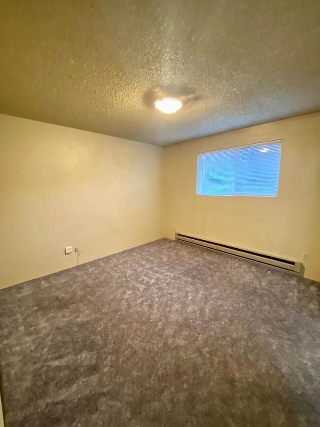 Foto del edificio - 1 bed 1 bath duplex with single car garage!