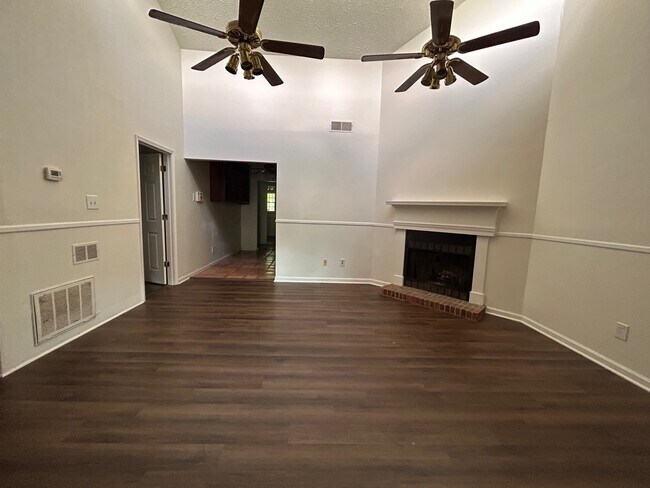 Foto del edificio - 151 Loblolly Dr