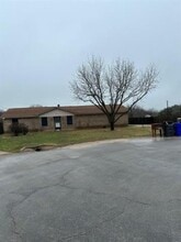 Building Photo - 409 Skyline Cir