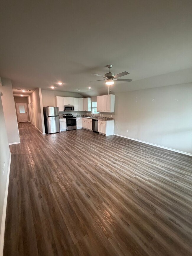 Foto del edificio - 3 Bed | 2 Bath Luxury Duplex