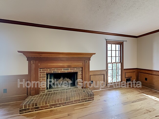 Building Photo - 1216 Wynford Colony S W