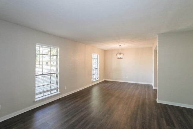 Building Photo - 1816 Butterfield Trail