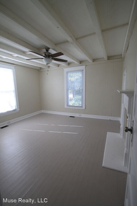 Building Photo - 2 br, 1 bath House - 708 W White Street