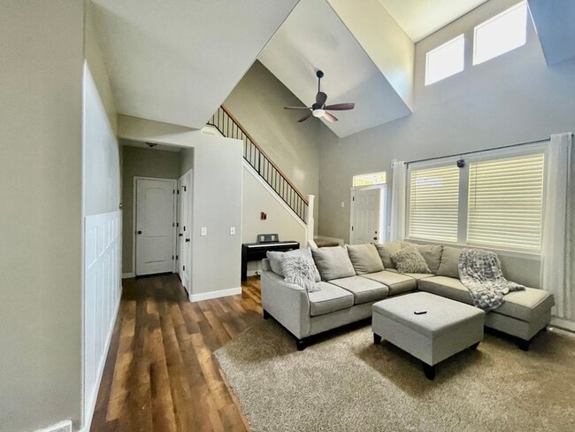 Beautiful Executive Daybreak Home Available! - Beautiful Executive Daybreak Home Available!
