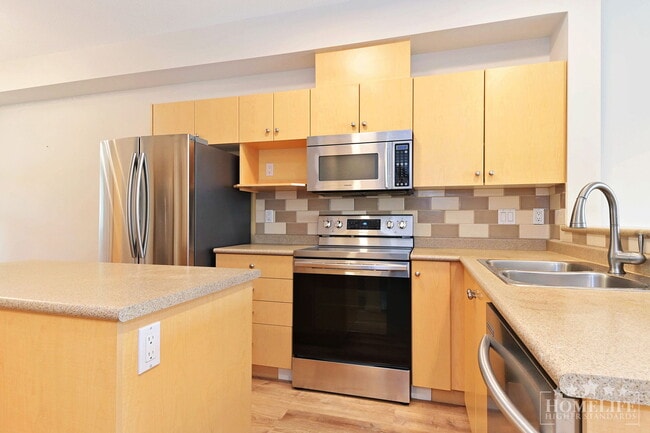 Building Photo - 20460-20466 66 Ave