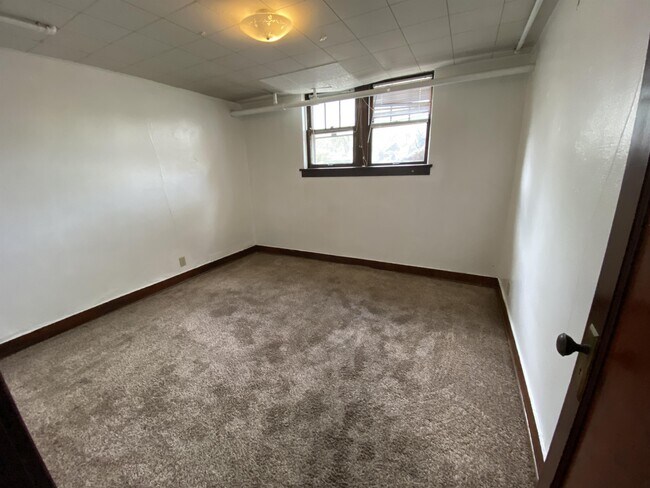 Building Photo - 715 E Harney St