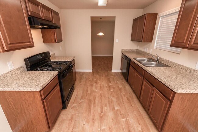 Foto del edificio - 12618 Wild Columbine Rd