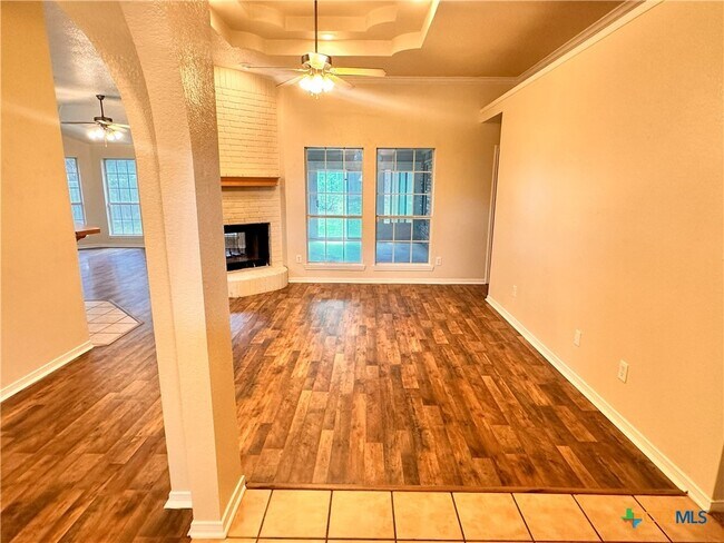 Foto del edificio - 5802 Tropicana Ct