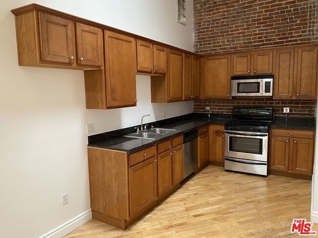 Foto del edificio - 726 S Santa Fe Ave