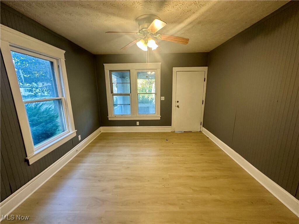 162 Westwood Ave Akron, OH 44302 – photo 4