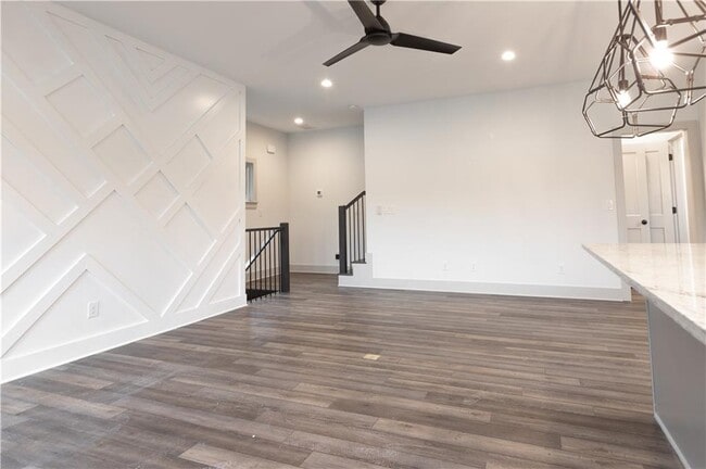 Building Photo - 615 King Arnold St