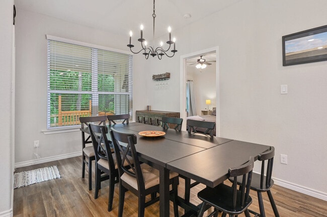 Building Photo - 3824 Springfield Dr