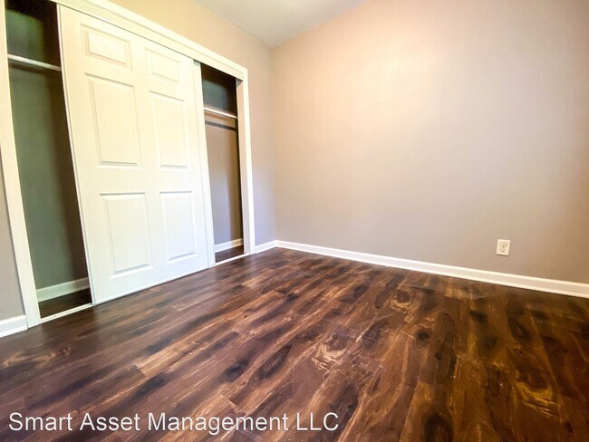 Building Photo - 3 br, 1 bath House - 5246 N 52nd Street