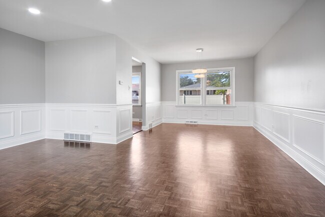 Foto del edificio - 9212 McVicker Ave