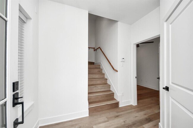 Foto del edificio - 3313 Daphne St