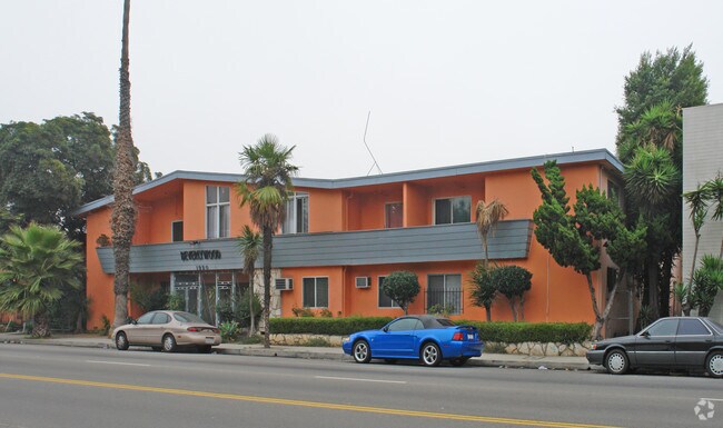 Building Photo - Beverlywood Center