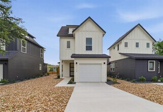 Building Photo - 2212 Yellow Jacket Ln
