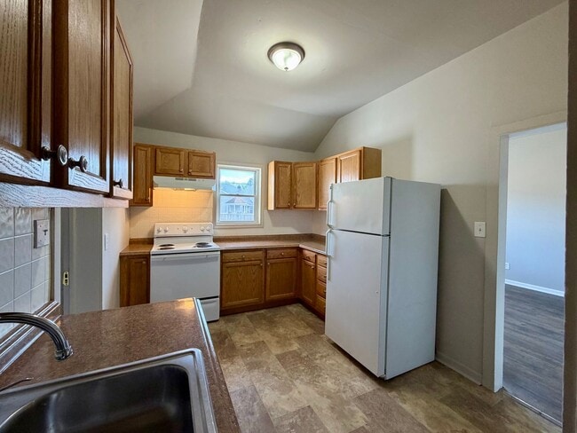 Foto del edificio - Bristol Borough-Three Bedroom Home Available Mid February