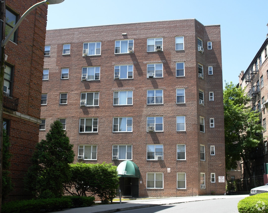 12 Westchester Ave, White Plains, NY 10601 Apartments in White Plains
