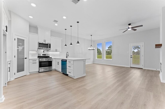 Building Photo - 14839 Spica Ct