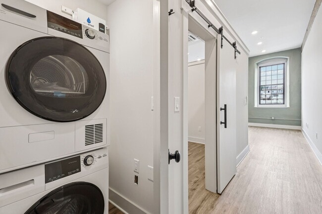 Building Photo - Trent Manayunk