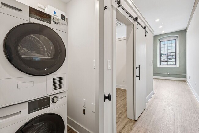 Building Photo - Trent Manayunk