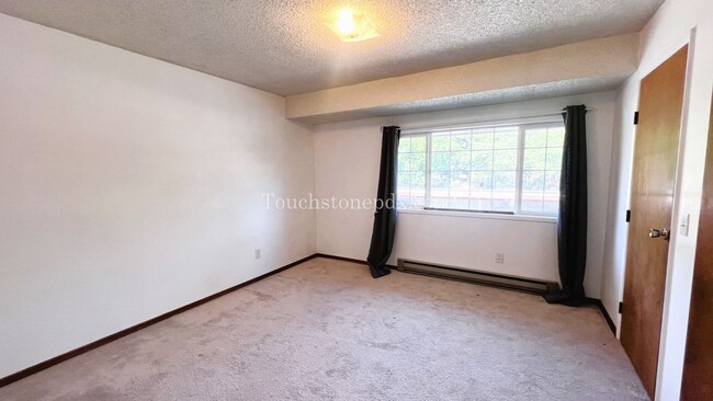 Building Photo - 3BD|1.5BA Townhome in Gresham