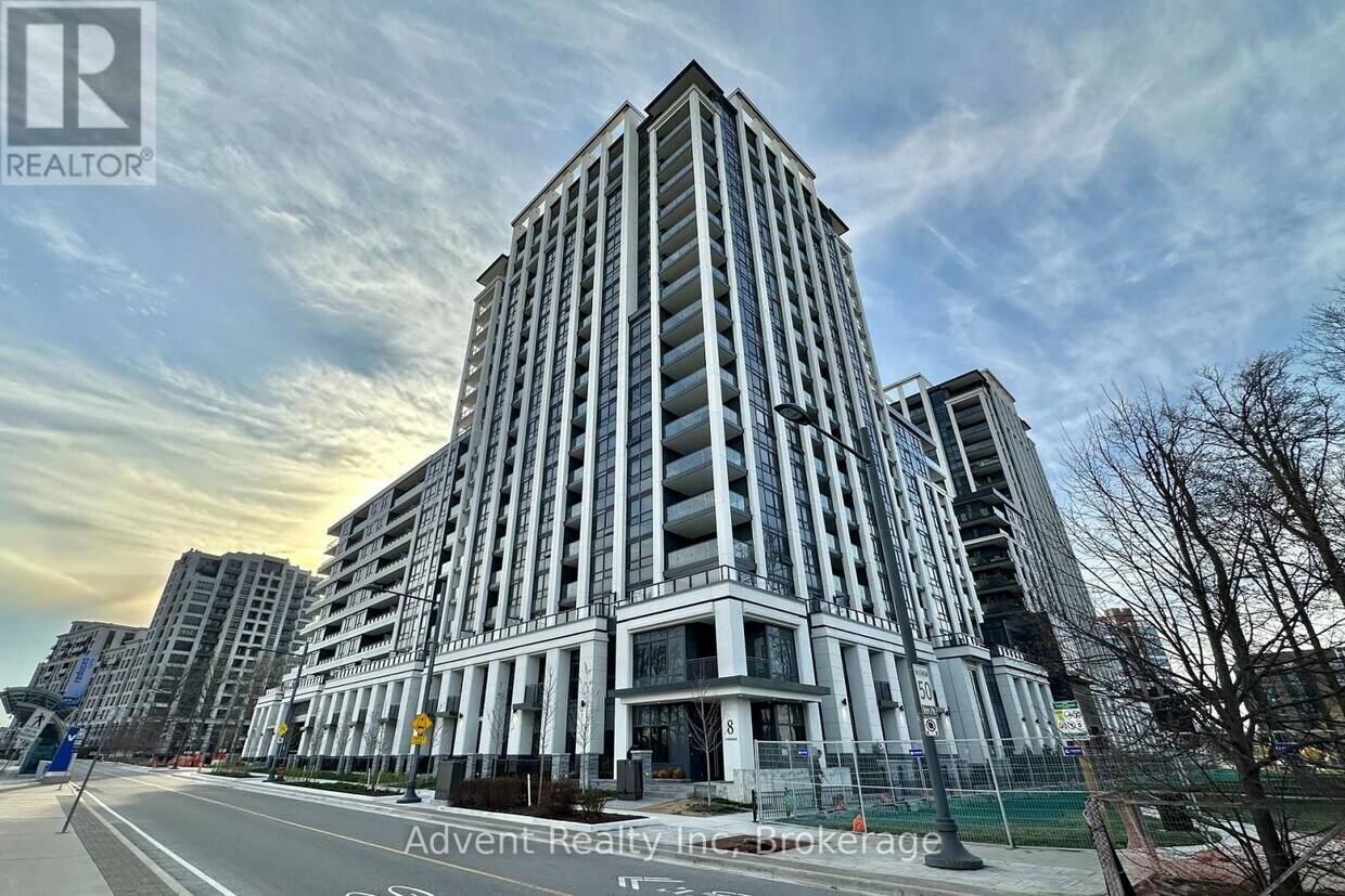 Photo principale - 9-809 Clegg Rd