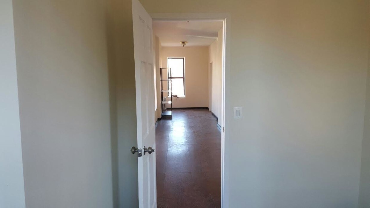 Foto del edificio - 372 Tompkins Ave