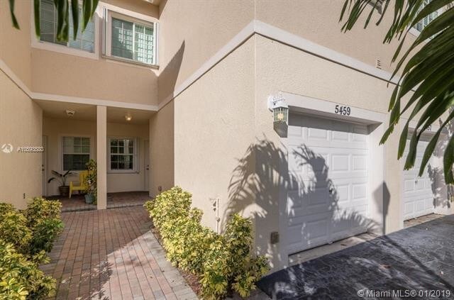 Building Photo - 5459 Via Delray Boulevard