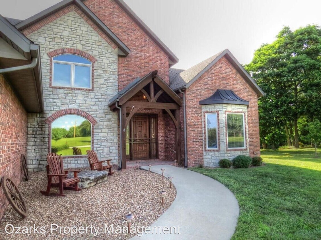 Primary Photo - 5 br, 3 bath House - 150 WOODLAND HILLS DRIVE