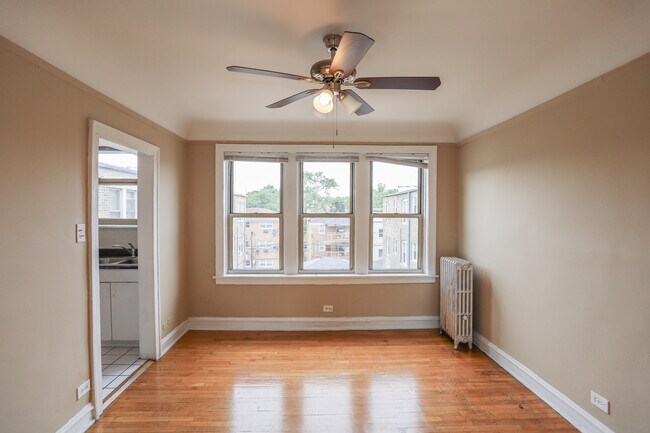 Foto del edificio - 2234 W Farwell Ave
