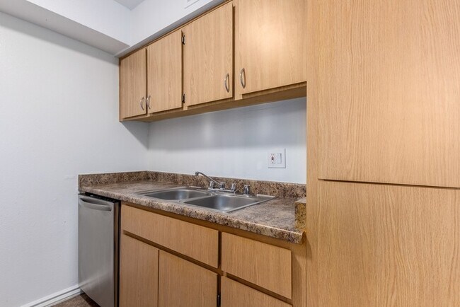 Foto del edificio - Stadio 3 bedroom townhome