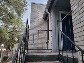 Building Photo - 9700 Leawood Blvd