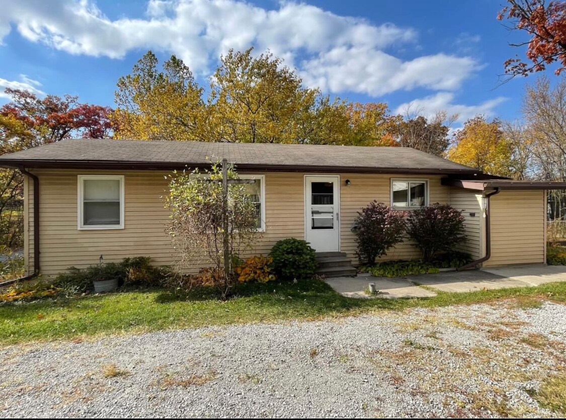 Primary Photo - 7012 W 138th Ln