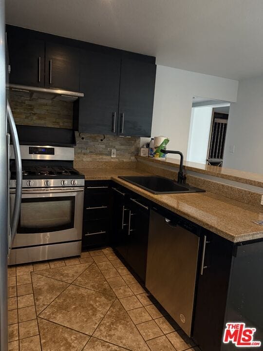 Building Photo - 5530 Owensmouth Ave