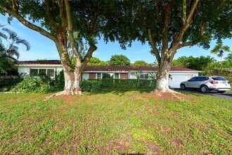 Building Photo - 740 Ridgewood Ln