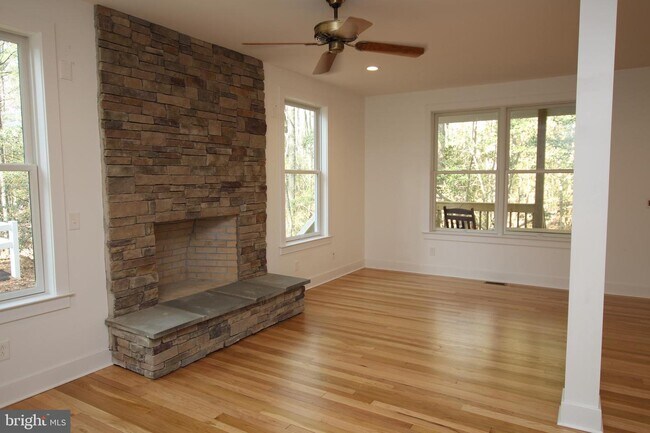 Building Photo - 30363 Hollymount Rd