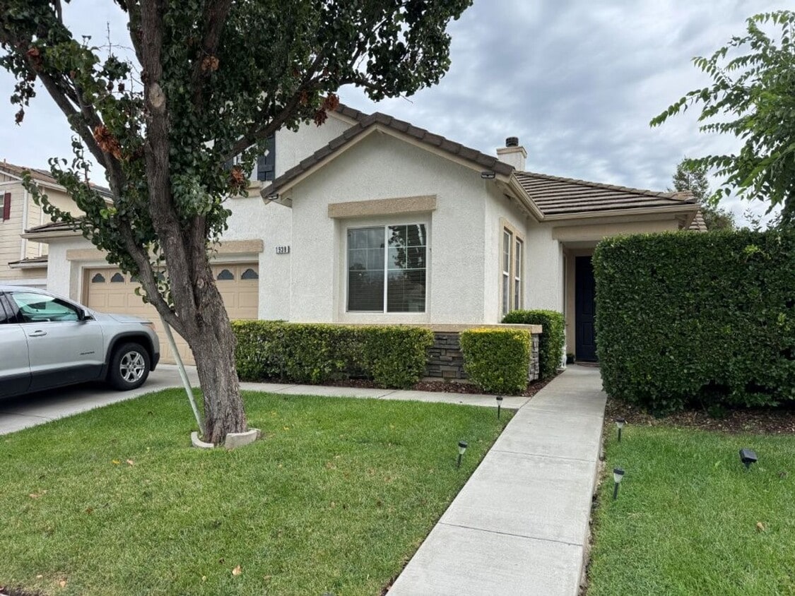 Primary Photo - Three Bedroom Sycamore Ranch