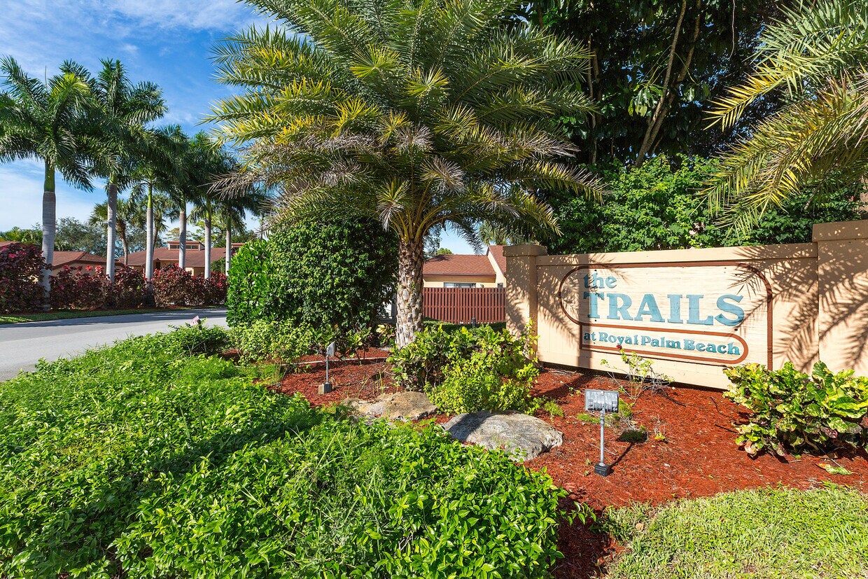 705 Lakeview Dr E, Royal Palm Beach, FL 33411 Condo for Rent in Royal