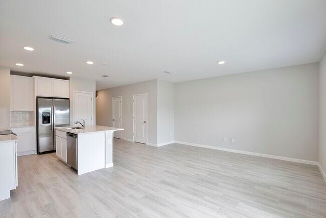 Foto del edificio - Brand-New 3/3 Modern Townhome in Gated Tys...