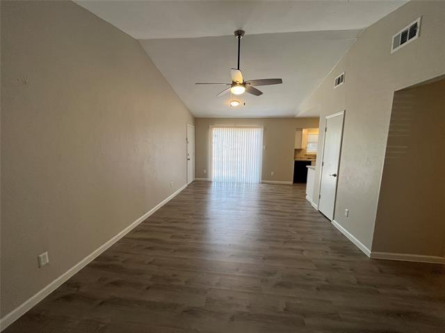Foto del edificio - 221 Prairie Grove Dr