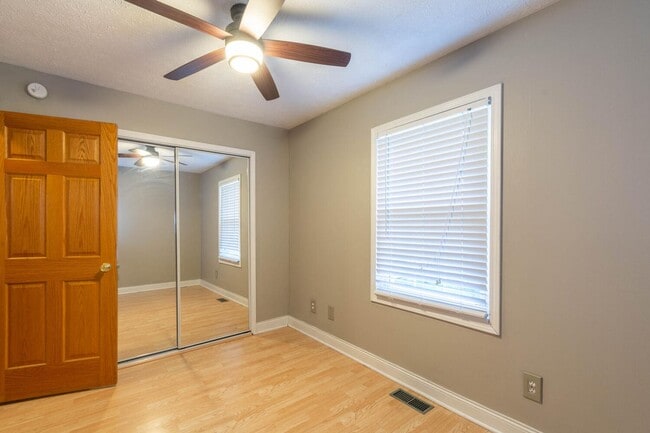 Building Photo - 2304 S Burberry Ln