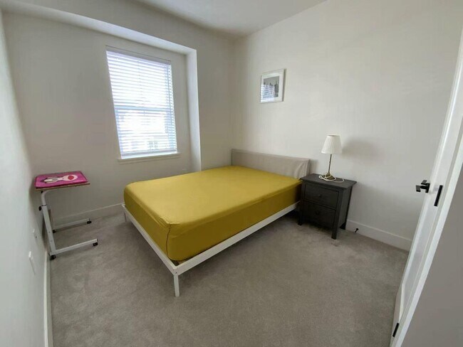 Photo du bâtiment - 19670-1975A 75a Ave