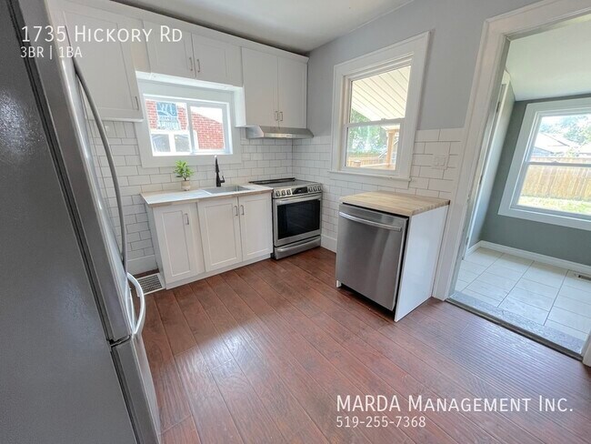 Photo du bâtiment - BEAUTIFUL 3 BED/1 BATH EAST WINDSOR + UTIL...